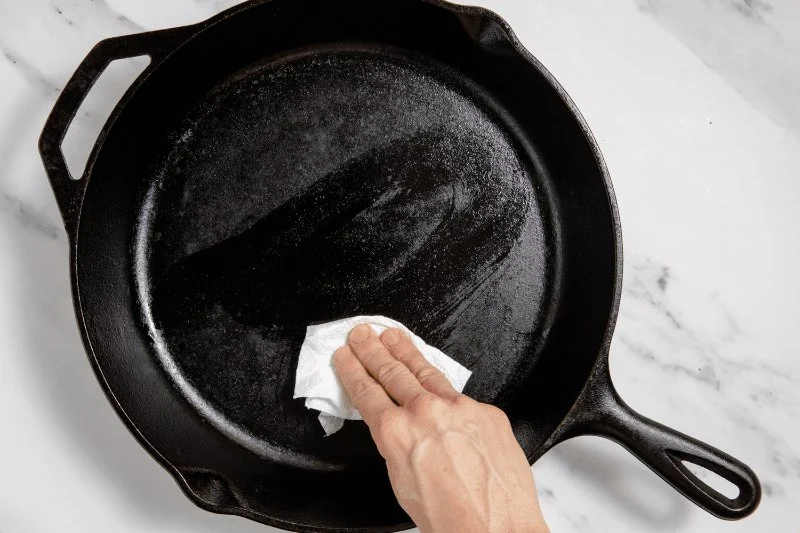 How to Cast Iron Skillet Refinishing at Home: A Complete Guide