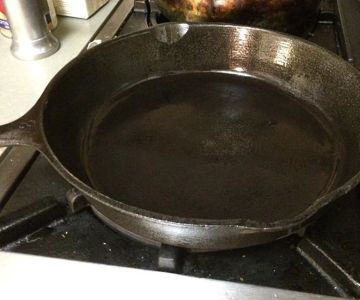 How to Refurbish a Cast Iron Skillet at Home: A Complete Guide