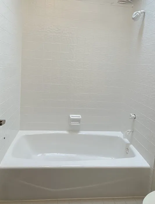 REFINISHING PROS - Bathtub And Tile Picture 1