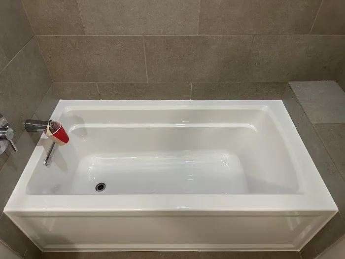 Chicago Odorless Bathtub Refinishing Picture 2