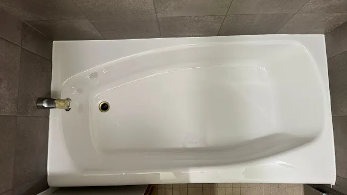 Bathtub Refinishing HQ I Chicago Tub Reglazing Picture 1