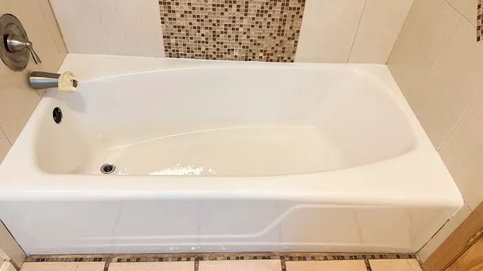 Chicago Tub Reglazing | Bathtub Refinishing Picture 1