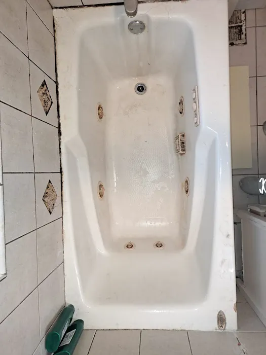 Chicago Tub Reglazing | Bathtub Refinishing Picture 2