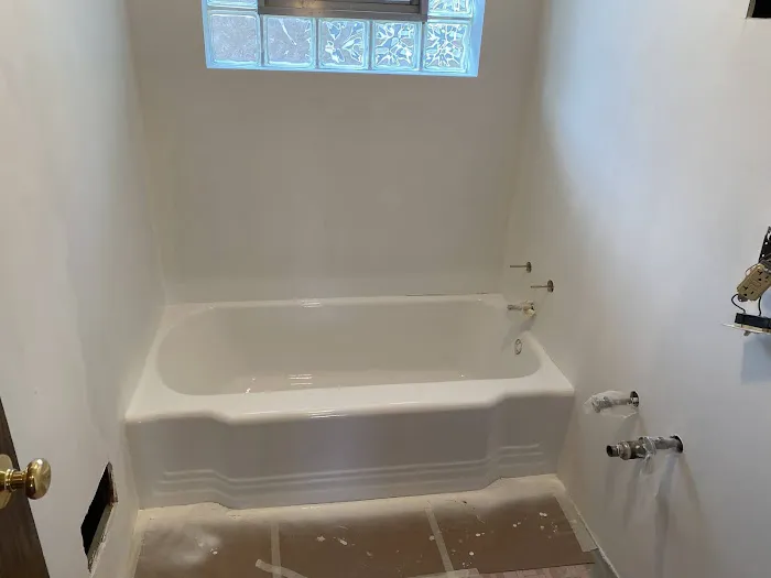 Bathtub and Tile Refinishing PROS Picture 2