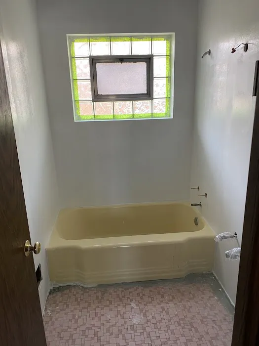 Bathtub and Tile Refinishing PROS Picture 5