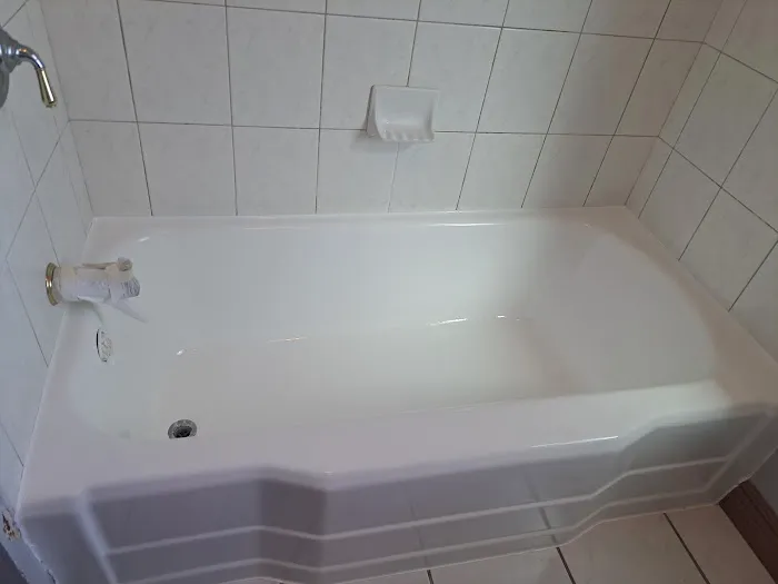 Coutino Refinishing Tubs & More Picture 3