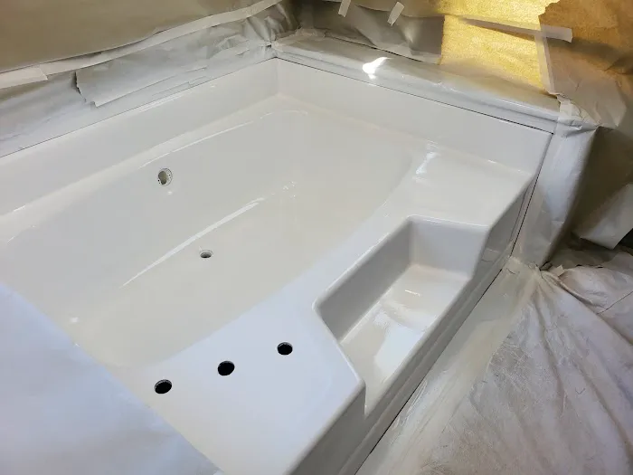 Custom Tub Reglazing Picture 8