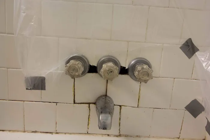 Tub Coaters Tub and Tile Refinishing Picture 9