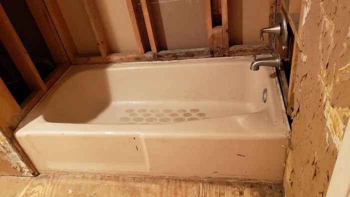 Tub Coaters Tub and Tile Refinishing Picture 2