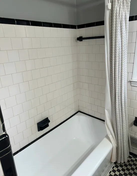 Tub Coaters Tub and Tile Refinishing Picture 1