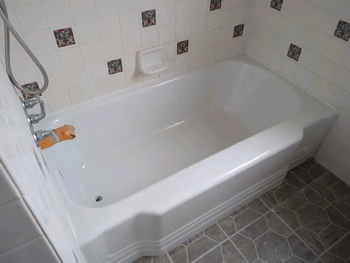Everglaze Coatings | Bathtub Refinishing and Reglazing Services Picture 1