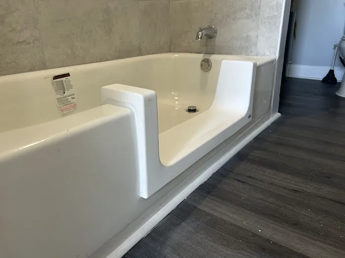 Everglaze Coatings | Bathtub Refinishing and Reglazing Services Picture 2