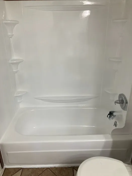 Like New Bathtub Refinishing Picture 3