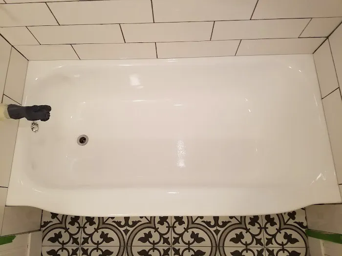 Fresh Look Refinishing Picture 3