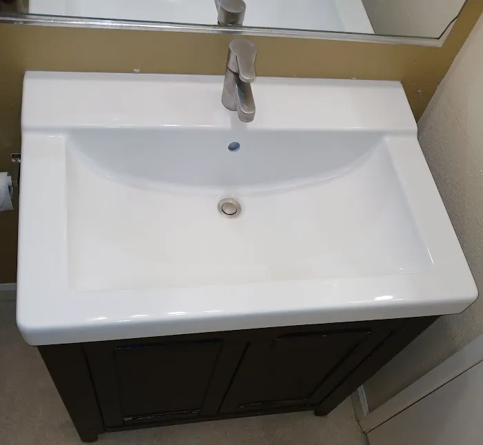 WVH Bathtub Refinishing Picture 6