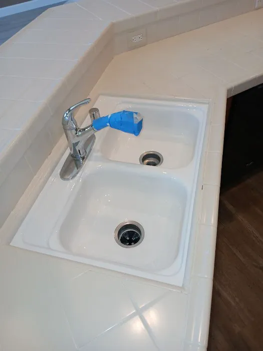 WVH Bathtub Refinishing Picture 7