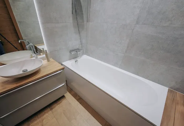 WVH Bathtub Refinishing Picture 8