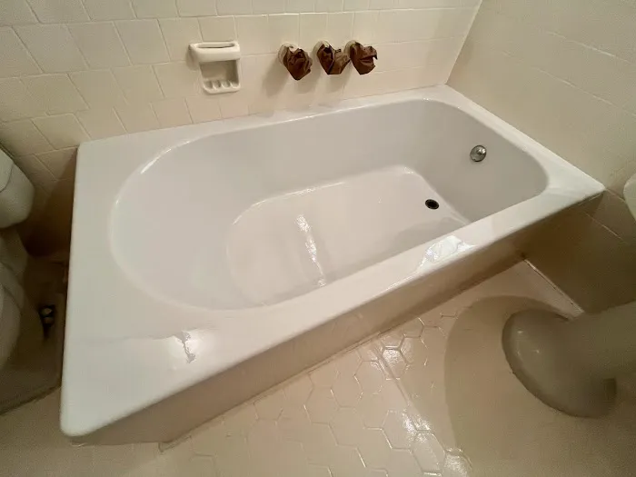 J&S Tub & Tile Refinishing Picture 3