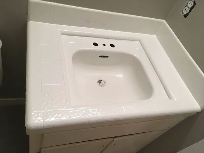 J&S Tub & Tile Refinishing Picture 2