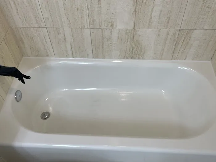 Florida Bathtub Refinishing Picture 2