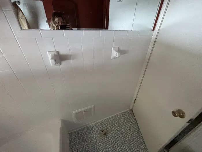 Bath Refinishing Solutions Cincinnati Picture 1