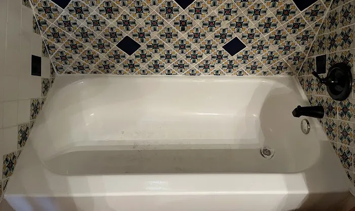 Odorless Tub and Sink Refinishing Company Picture 2