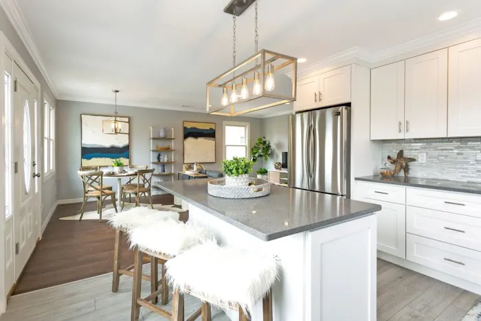 American Refinishing & Remodeling Picture 1