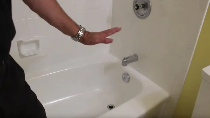 Pro Bathtub Refinishing Picture 1