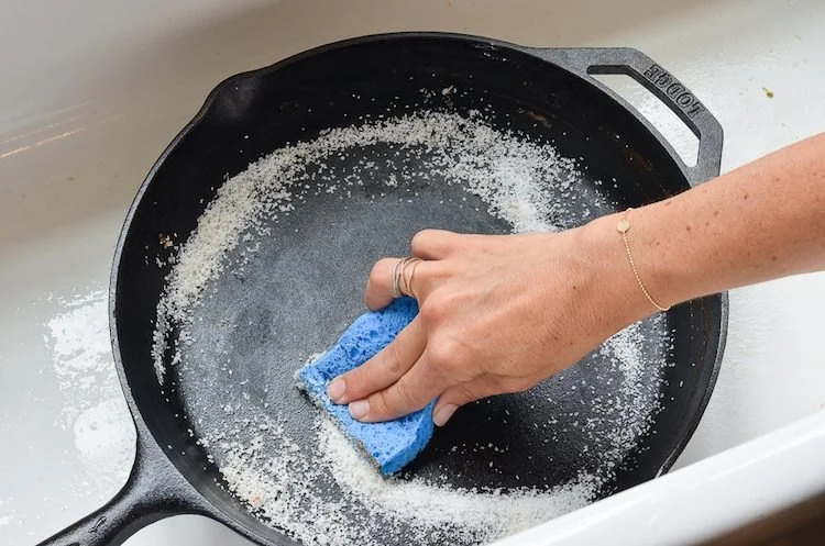 Best Way to Clean Vintage Cast Iron Cookware: Tips and Techniques