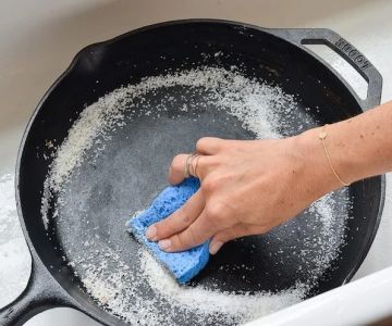 Best Way to Clean Vintage Cast Iron Cookware: Tips and Techniques