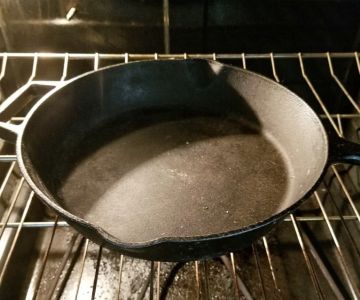 Expert Tips on Refinishing Cast Iron Pans for Long-Lasting Use