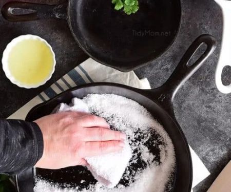 Best Way to Clean Cast Iron Skillet: Tips and Methods for Perfect Care
