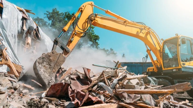 How Refinishing Services Reduce Waste in the Construction Industry