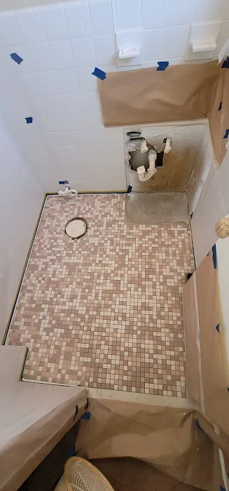 J&J TUB AND WALL RENOVATION Picture 7
