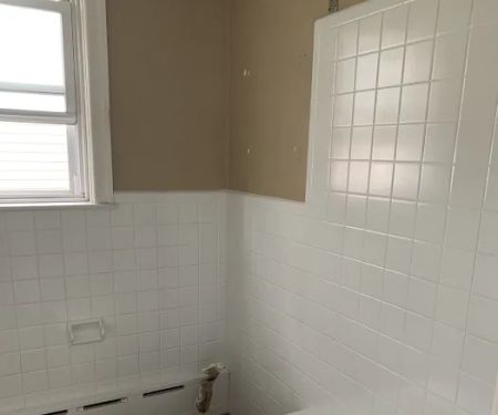 Philly Reglaze LLC (Tub and Tile refinishing)