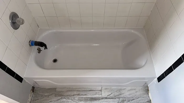 Majestic Bathtub and Tile Reglazing Picture 4