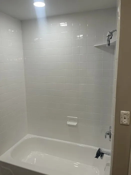 Majestic Bathtub and Tile Reglazing Picture 2
