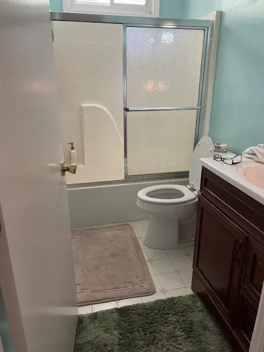 Blissful Baths and Home Picture 9