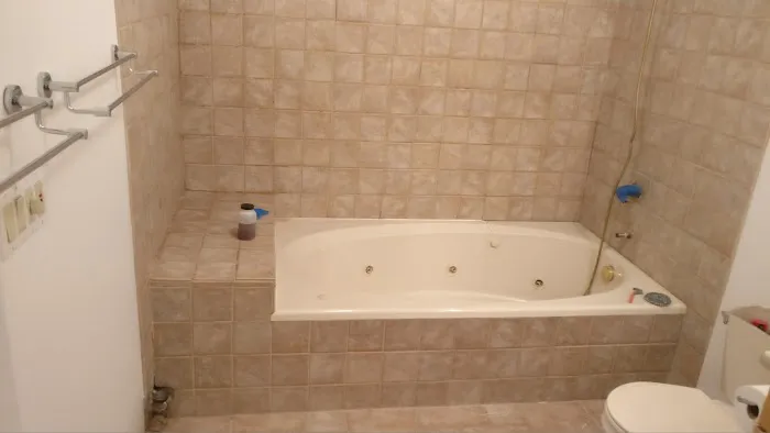 Splash Bathtub & Tile Reglazing Picture 4