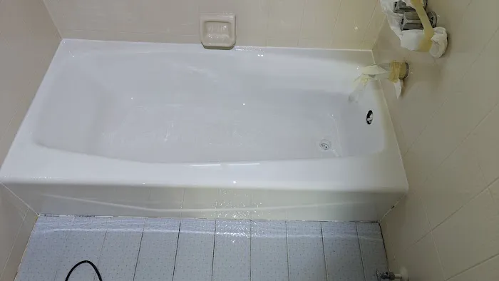 Splash Bathtub & Tile Reglazing Picture 3
