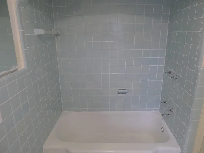 Splash Bathtub & Tile Reglazing Picture 8