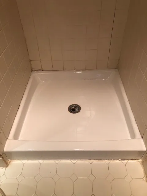 Reglazing bathtubs sinks shower trays Picture 4