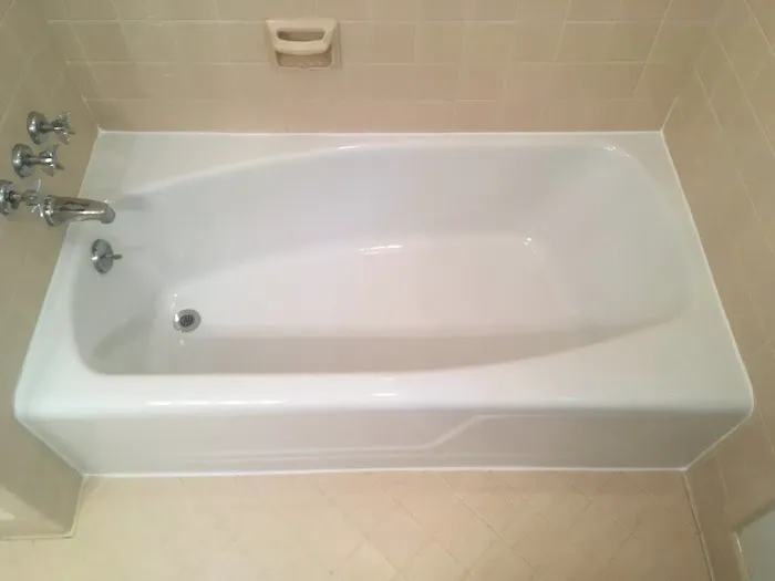 Bathtub Reglazing NYC Picture 6
