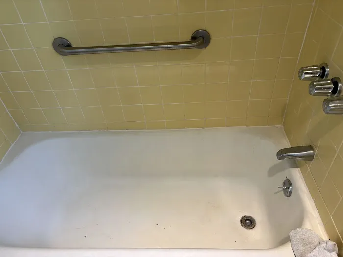 AB Bath REGLAZING LLC Picture 4