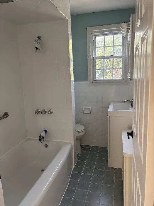 AB Bath REGLAZING LLC Picture 2