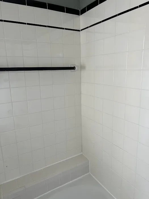 AB Bath REGLAZING LLC Picture 6