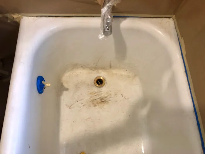 NYC GLAZE Bathtub Refinishing Picture 6