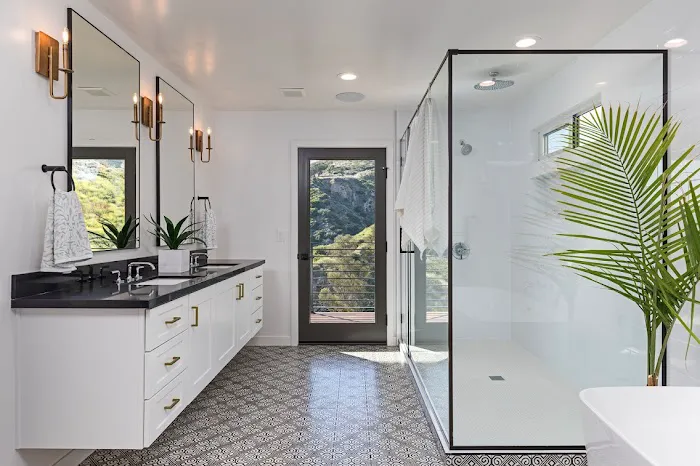 312 Kitchen & Bath Picture 10