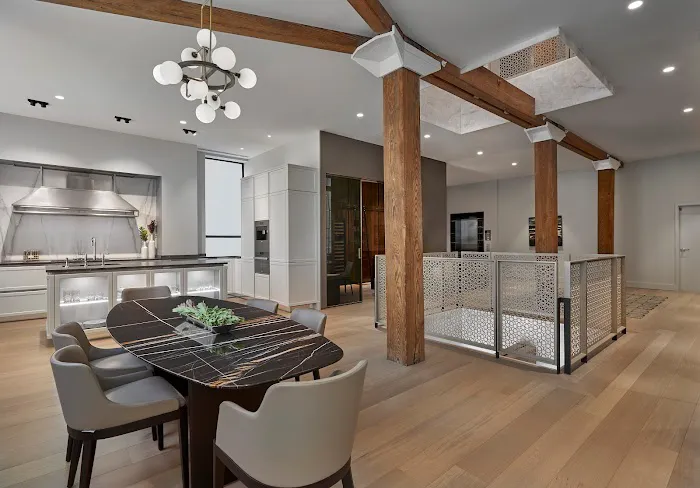 210 Design House Picture 7