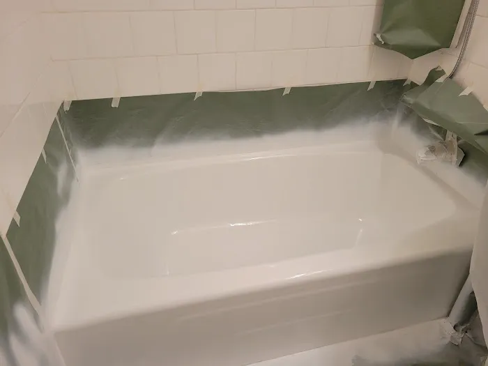 Bathtub Solutions: Bathtub, Tile & Sink Reglazing Picture 2